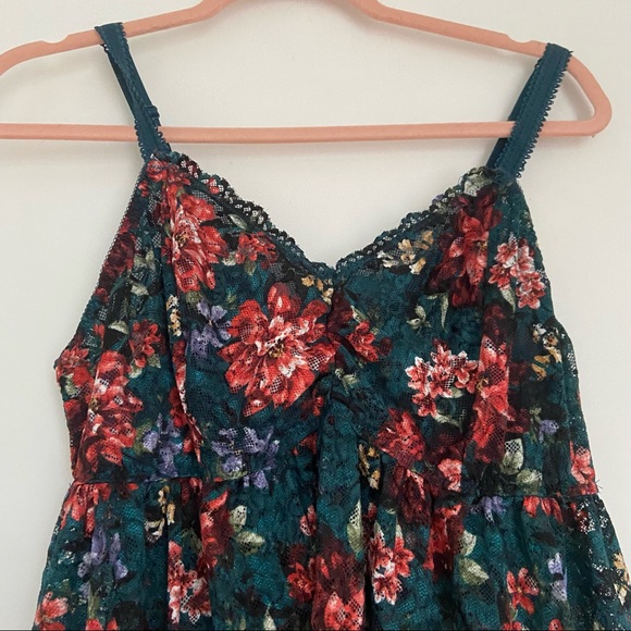 Torrid Curve floral lace camisole - Picture 2 of 9